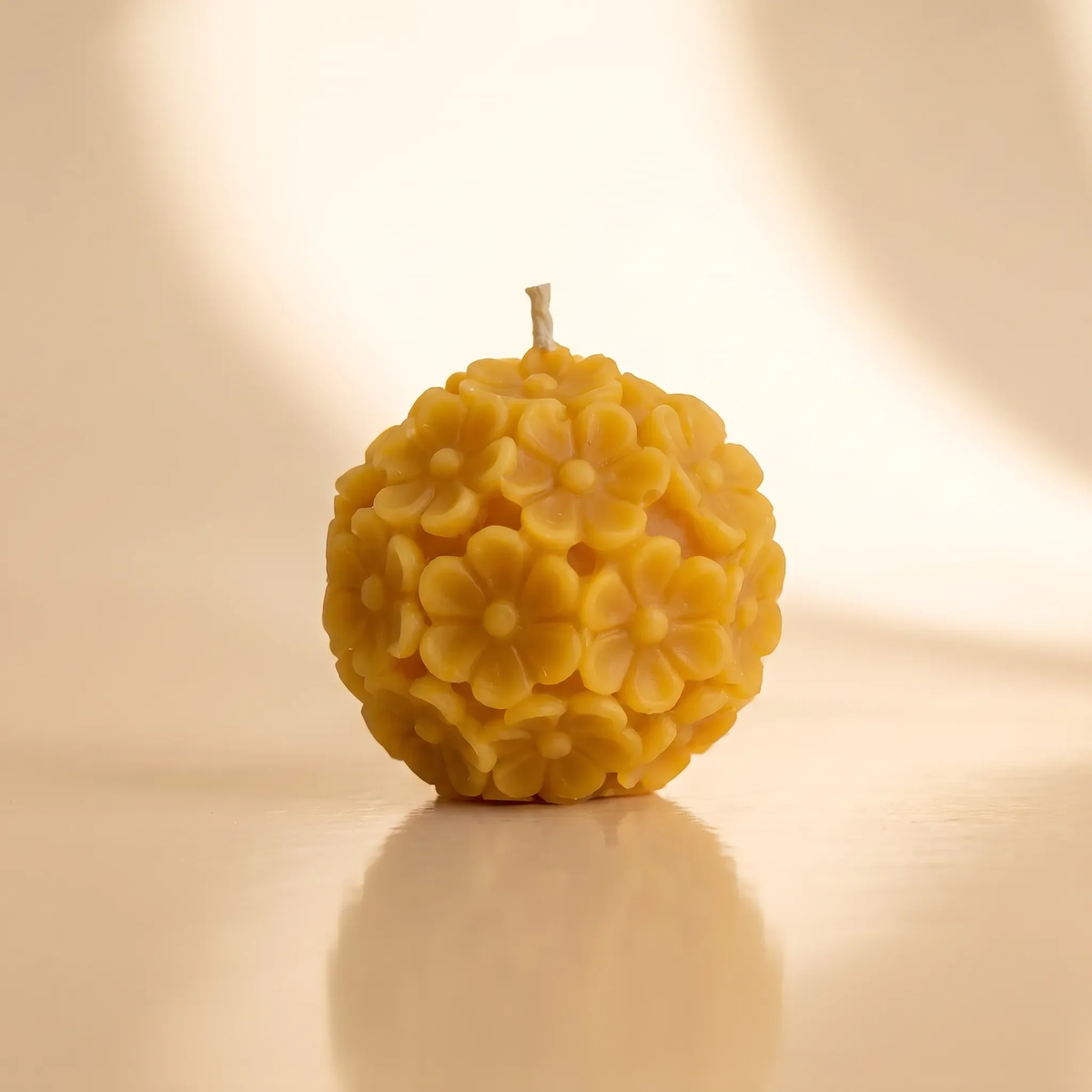 Beeswax Daisy Cluster Sphere Candle